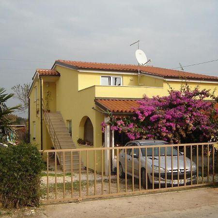 Apartment Samanta Sisan Exterior photo