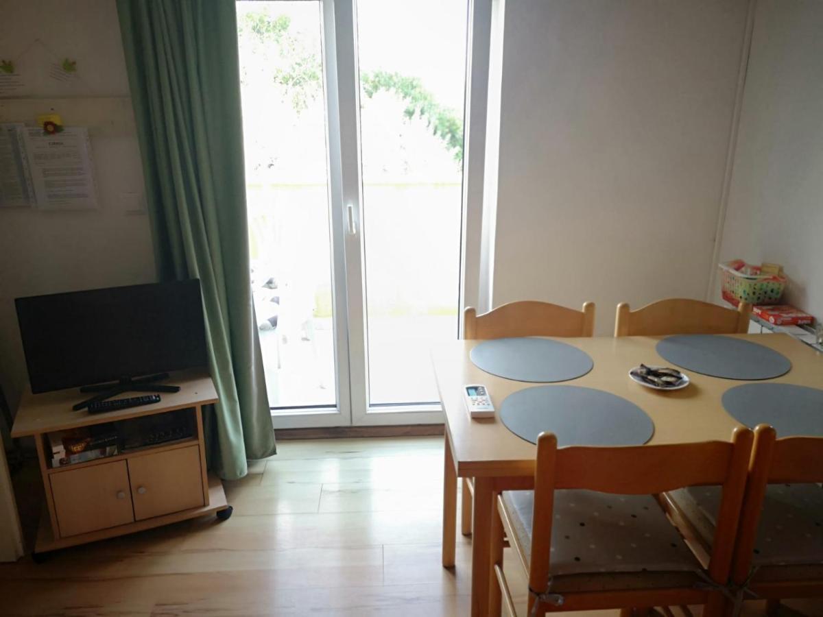 Apartment Samanta Sisan Exterior photo